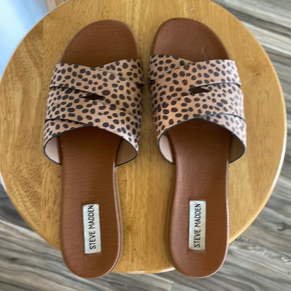 NWOT Steve Madden sandals
